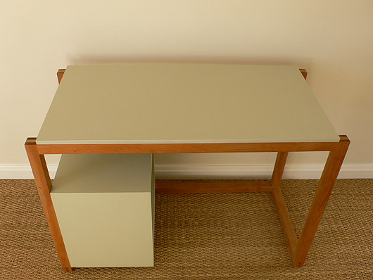 Work desk - /media/images/Web-Cedar-table-full-view-a_.jpg